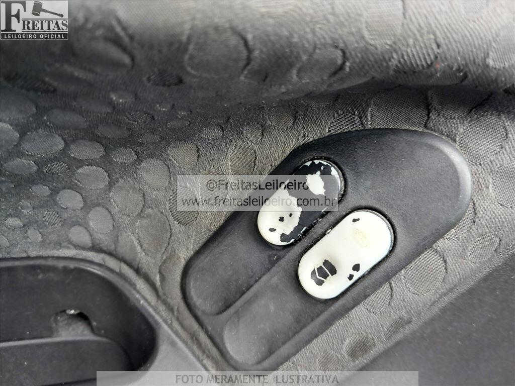 Foto 11 de 18: FORD/FIESTA 1.6 FLEX, 10/11, PLACA: D__-___4, GASOL/ALC, PRETA