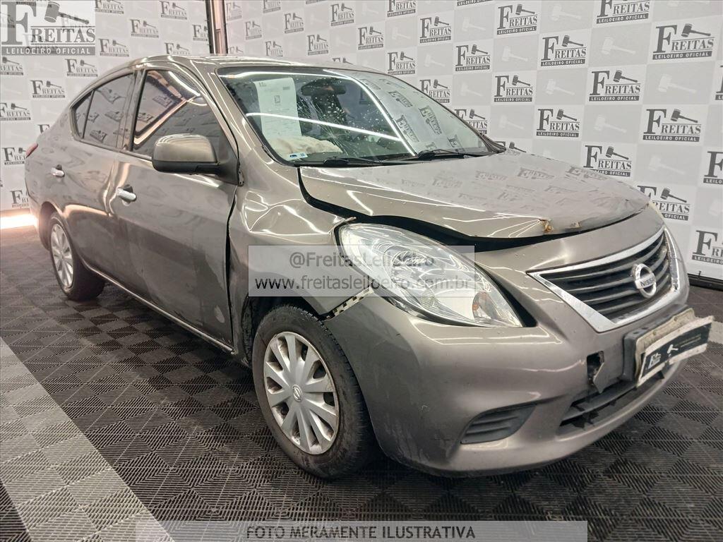 Foto 2: I/NISSAN VERSA 16SV FLEX, 13/14, PLACA: F__-___5, GASOL/ALC, CINZA