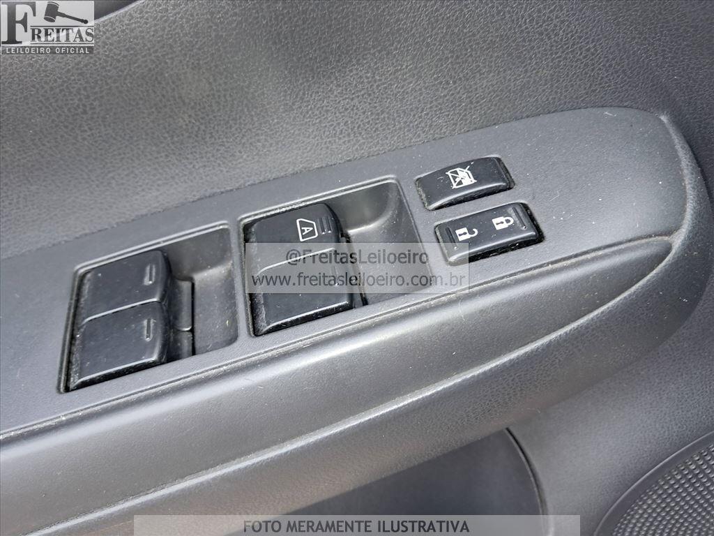 Foto 11 de 18: I/NISSAN VERSA 16SV FLEX, 13/14, PLACA: F__-___5, GASOL/ALC, CINZA