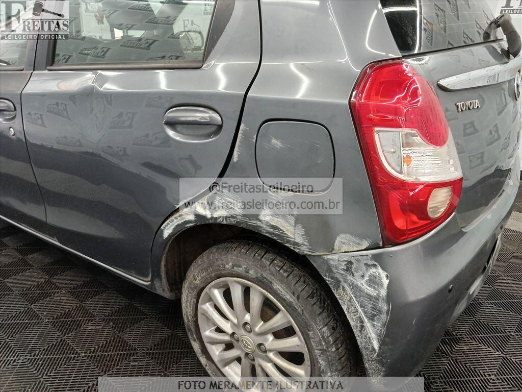Foto 17 de 21: TOYOTA/ETIOS HB XLS, 13/13, PLACA: F__-___6, GASOL/ALC, CINZA