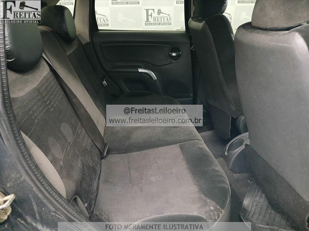 Foto 7 de 17: CITROEN/C3 GLX 16 16V, 04/05, PLACA: D__-___8, GASOLINA, CINZA