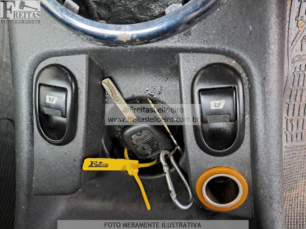 Foto 10 de 17: CITROEN/C3 GLX 16 16V, 04/05, PLACA: D__-___8, GASOLINA, CINZA