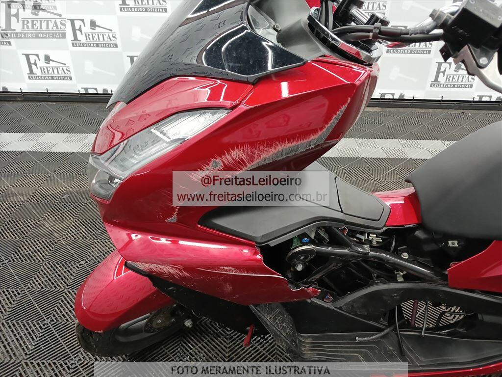 Foto 8 de 12: HONDA/PCX 160 ABS, 24/25, PLACA: T__-___0, GASOLINA, VERMELHA