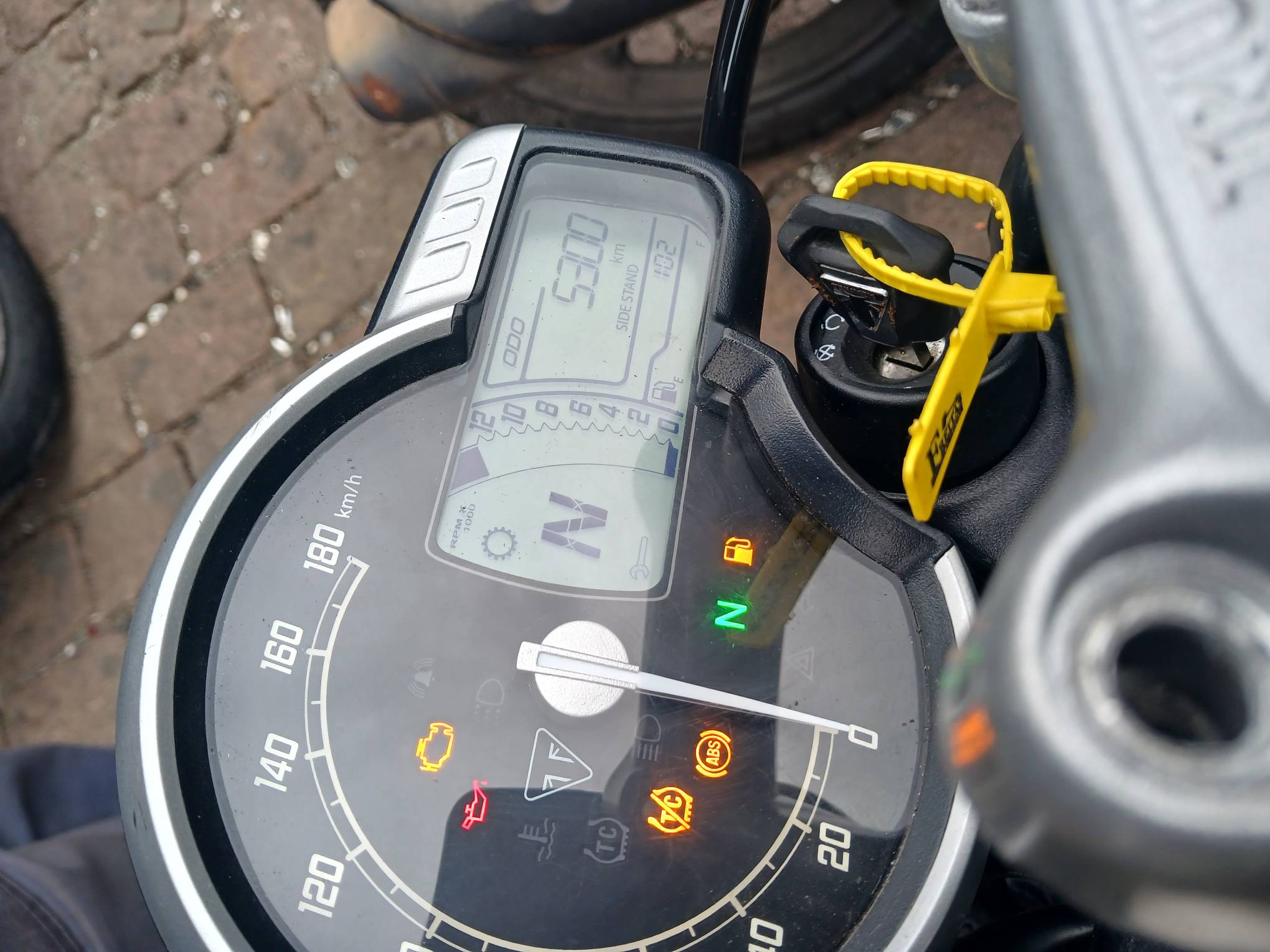 Foto 13 de 13: TRIUMPH/SCRAMBLER 400X, 25/26, PLACA: U__-___7, GASOLINA, PRETA