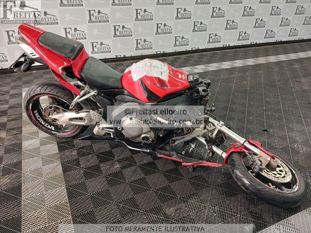 Foto 2: I/HONDA CBR 1000 RR, 04/04, PLACA: D__-___7, GASOLINA, VERMELHA
