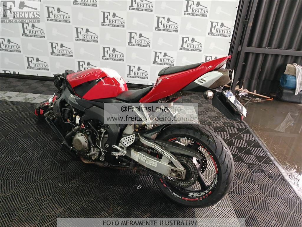 Foto 3: I/HONDA CBR 1000 RR, 04/04, PLACA: D__-___7, GASOLINA, VERMELHA