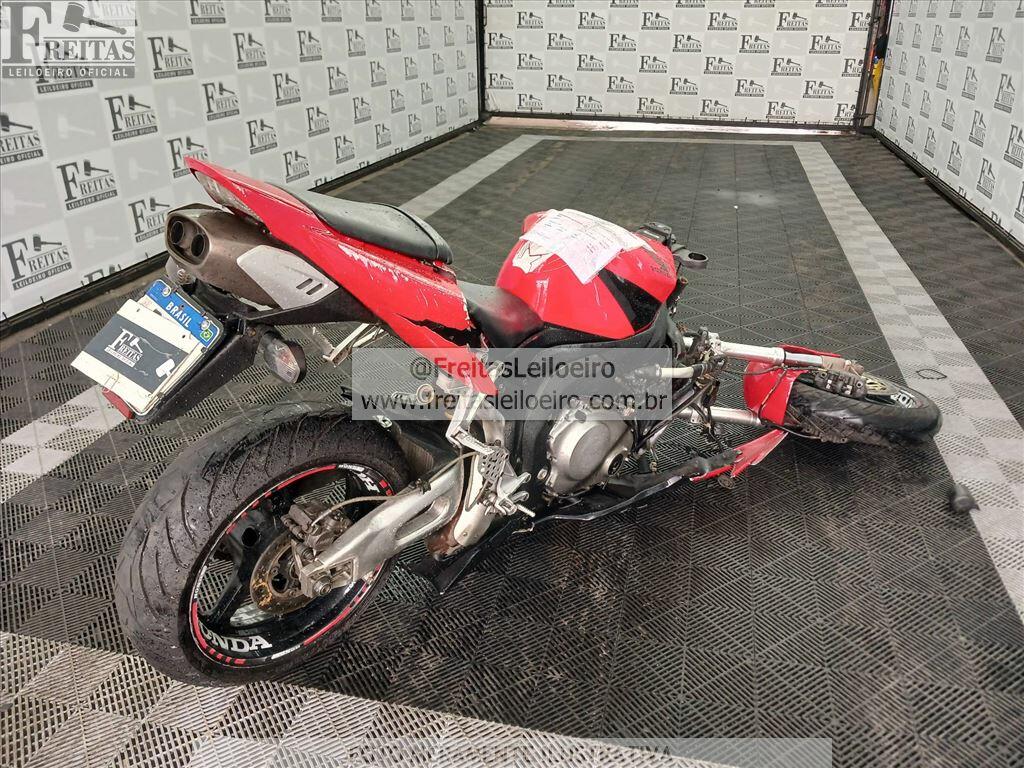 Foto 4: I/HONDA CBR 1000 RR, 04/04, PLACA: D__-___7, GASOLINA, VERMELHA