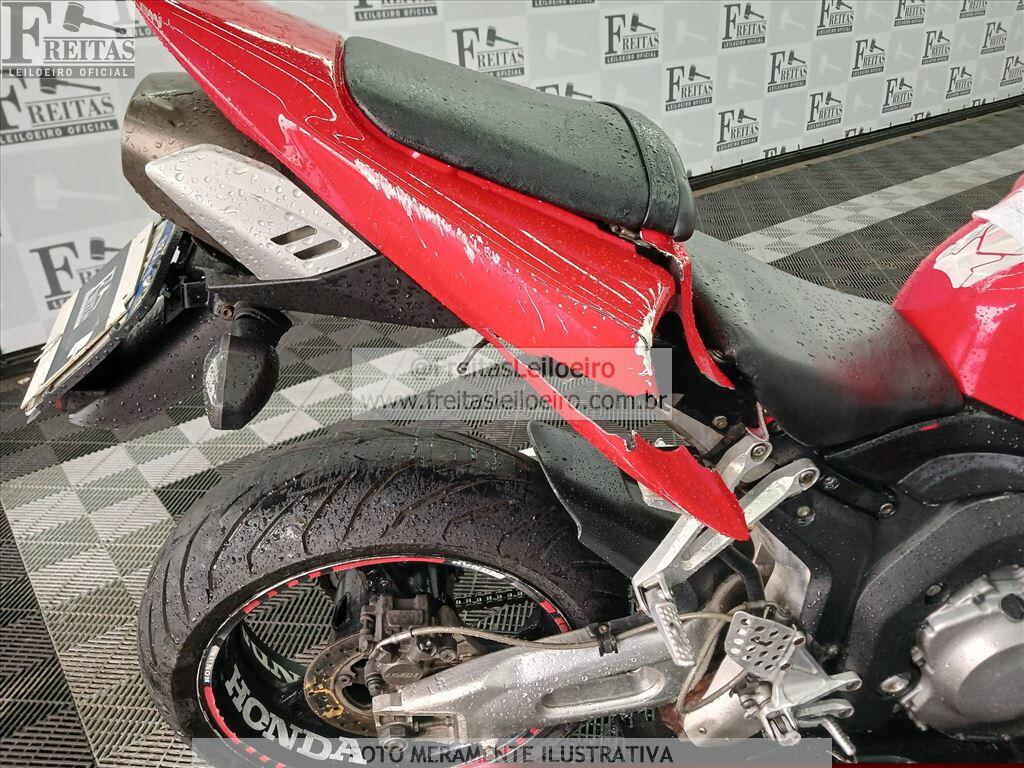 Foto 5: I/HONDA CBR 1000 RR, 04/04, PLACA: D__-___7, GASOLINA, VERMELHA