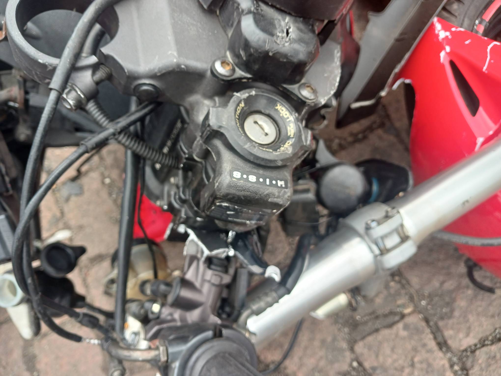 Foto 10 de 10: I/HONDA CBR 1000 RR, 04/04, PLACA: D__-___7, GASOLINA, VERMELHA