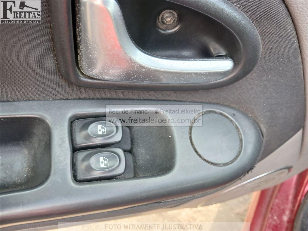 Foto 12 de 23: I/RENAULT SYMBOL EX1616V, 10/11, SUCATA S/ DIREITO A DOCUMENTO, GASOL/ALC, VERME...