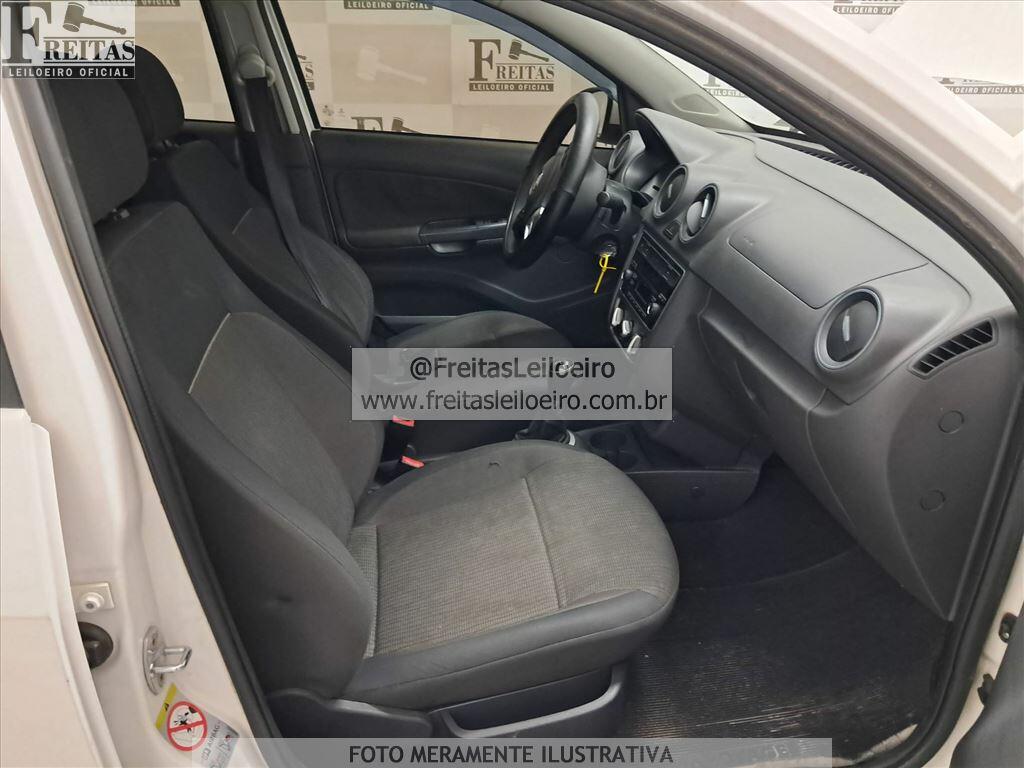 Foto 6 de 18: VW/NOVO VOYAGE 1.6 CITY, 13/14, PLACA: F__-___4, SUCATA S/ DIREITO A DOCUMENTO, ...