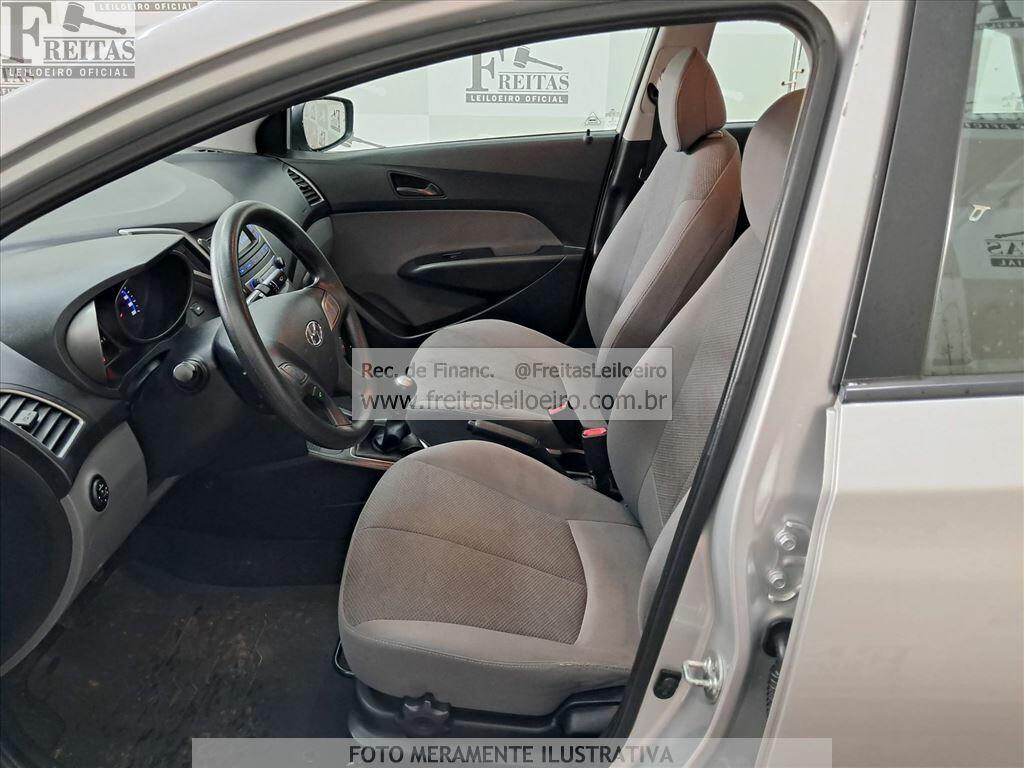 Foto 6 de 25: HYUNDAI/HB20S 1.0M COMF, 17/17, PLACA: G__-___4, GASOL/ALC, PRATA