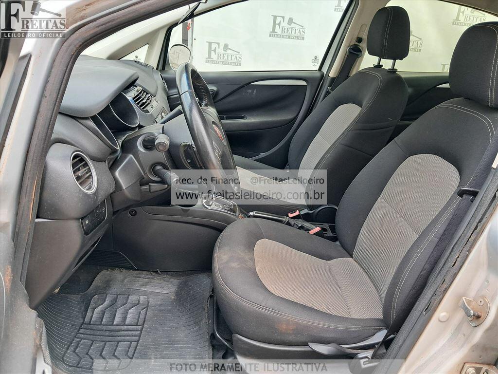 Foto 6 de 25: FIAT/LINEA ESSENCE 1.8, 14/15, PLACA: O__-___5, GASOL/ALC, PRATA