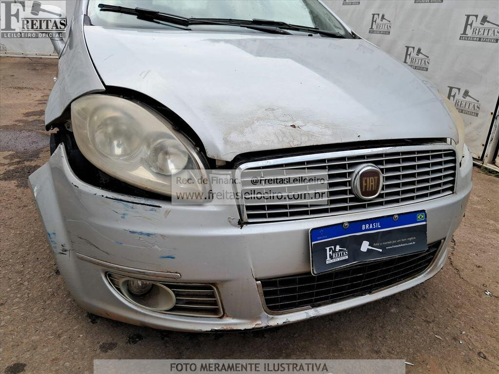 Foto 16 de 25: FIAT/LINEA ESSENCE 1.8, 14/15, PLACA: O__-___5, GASOL/ALC, PRATA