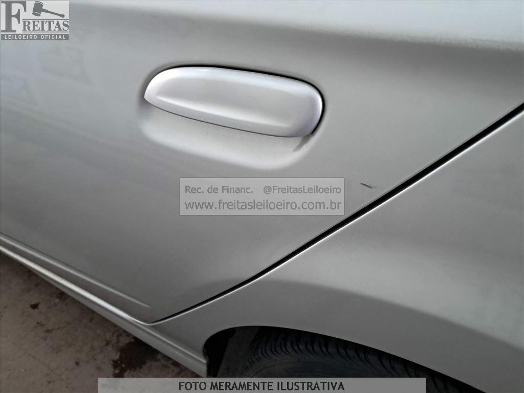 Foto 21 de 22: CHEV/PRISMA 1.0MT LT, 13/14, PLACA: B__-___5, GASOL/ALC, PRATA