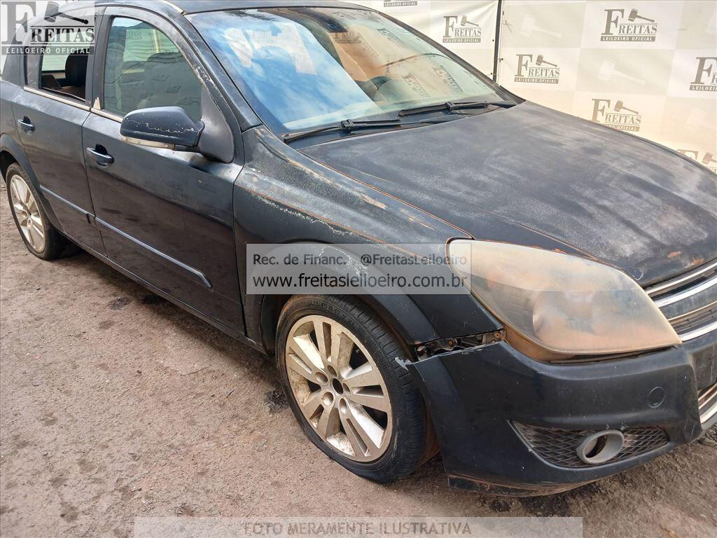 Foto 18 de 19: GM/VECTRA HATCH 4P GT-X, 09/10, PLACA: H__-___0, GASOL/ALC, PRETA