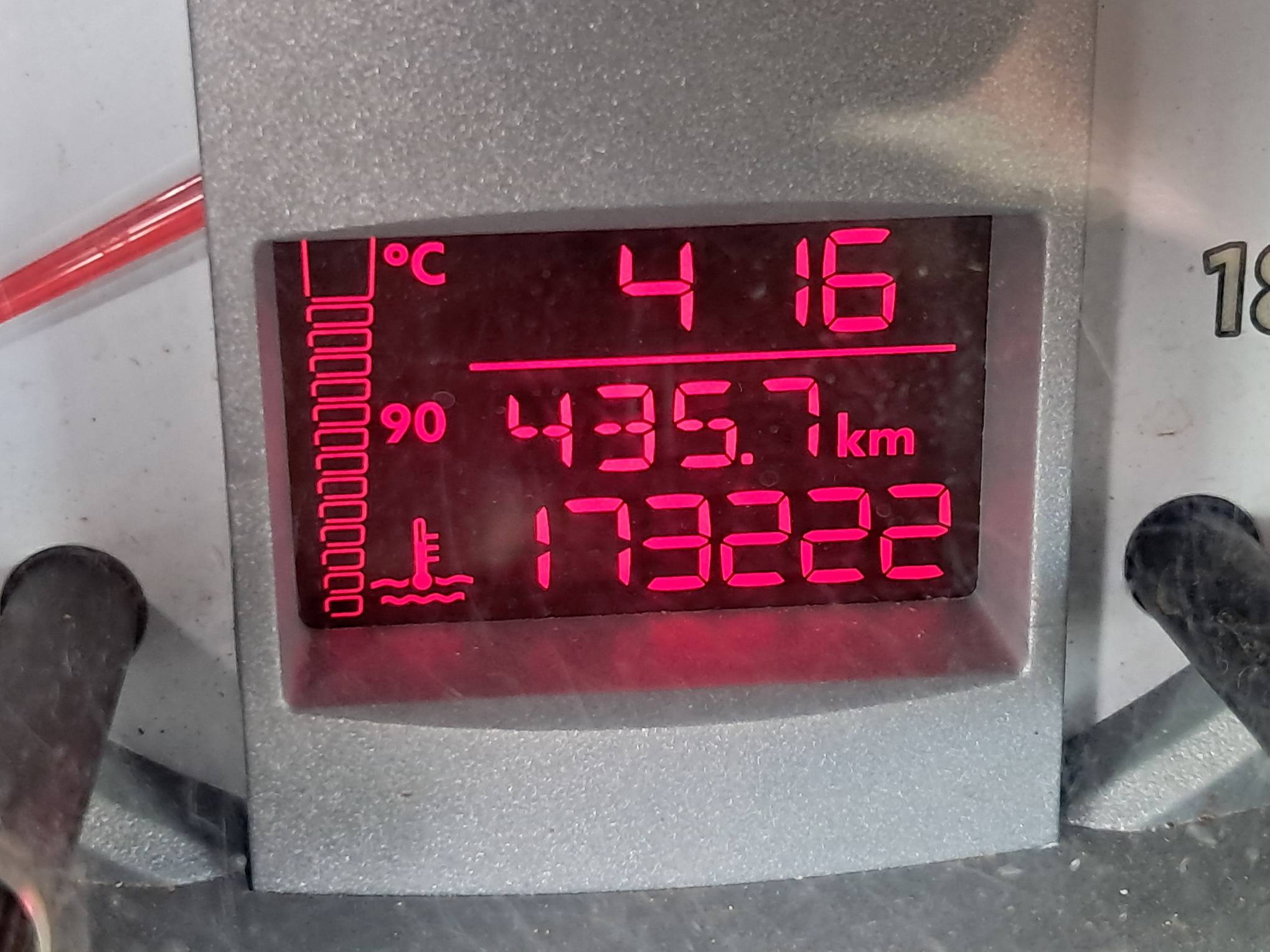 Foto 24 de 24: VW/FOX 1.0, 09/09, PLACA: H__-___3, GASOL/ALC, PRATA
