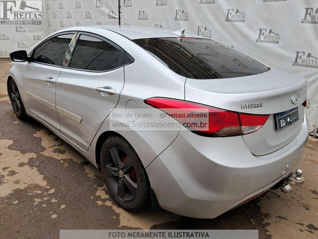Foto 3: I/HYUNDAI ELANTRA, 12/13, PLACA: E__-___2, GASOL/ALC, PRATA