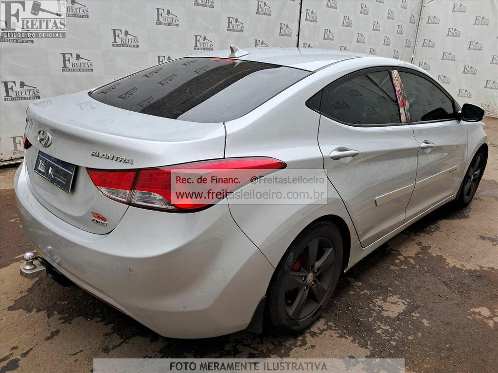 Foto 4: I/HYUNDAI ELANTRA, 12/13, PLACA: E__-___2, GASOL/ALC, PRATA