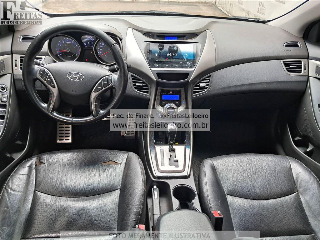 Foto 5: I/HYUNDAI ELANTRA, 12/13, PLACA: E__-___2, GASOL/ALC, PRATA