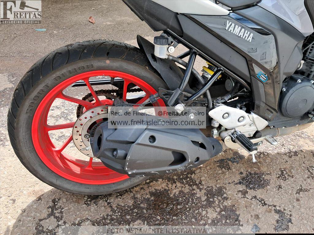 Foto 8 de 9: YAMAHA/FZ25 FAZER, 26/26, PLACA: U__-___7, GASOLINA, CINZA