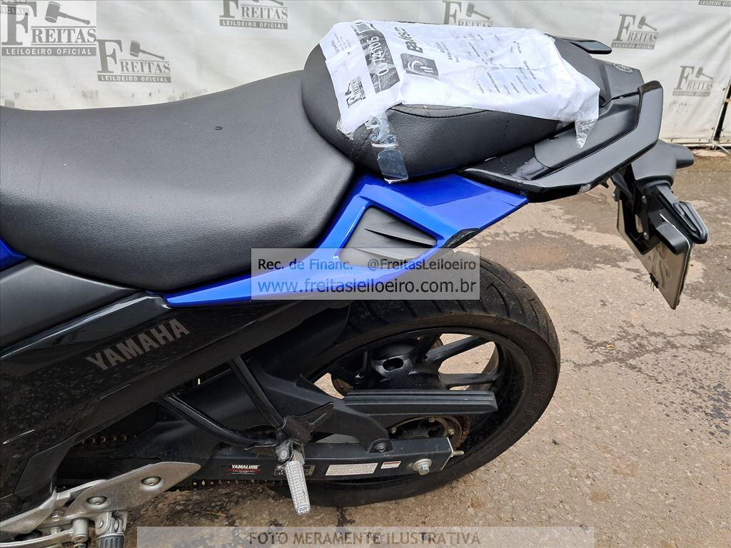 Foto 6 de 14: YAMAHA/FZ25 FAZER, 25/25, PLACA: U__-___0, GASOLINA, AZUL