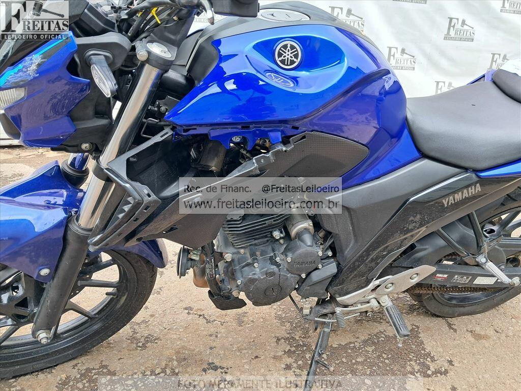 Foto 7 de 14: YAMAHA/FZ25 FAZER, 25/25, PLACA: U__-___0, GASOLINA, AZUL