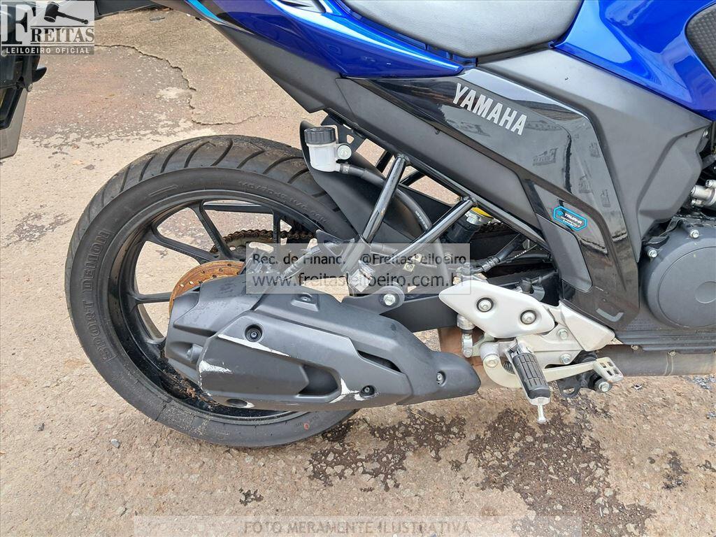 Foto 12 de 14: YAMAHA/FZ25 FAZER, 25/25, PLACA: U__-___0, GASOLINA, AZUL