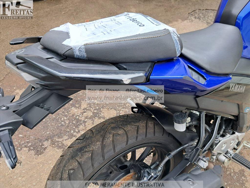 Foto 13 de 14: YAMAHA/FZ25 FAZER, 25/25, PLACA: U__-___0, GASOLINA, AZUL