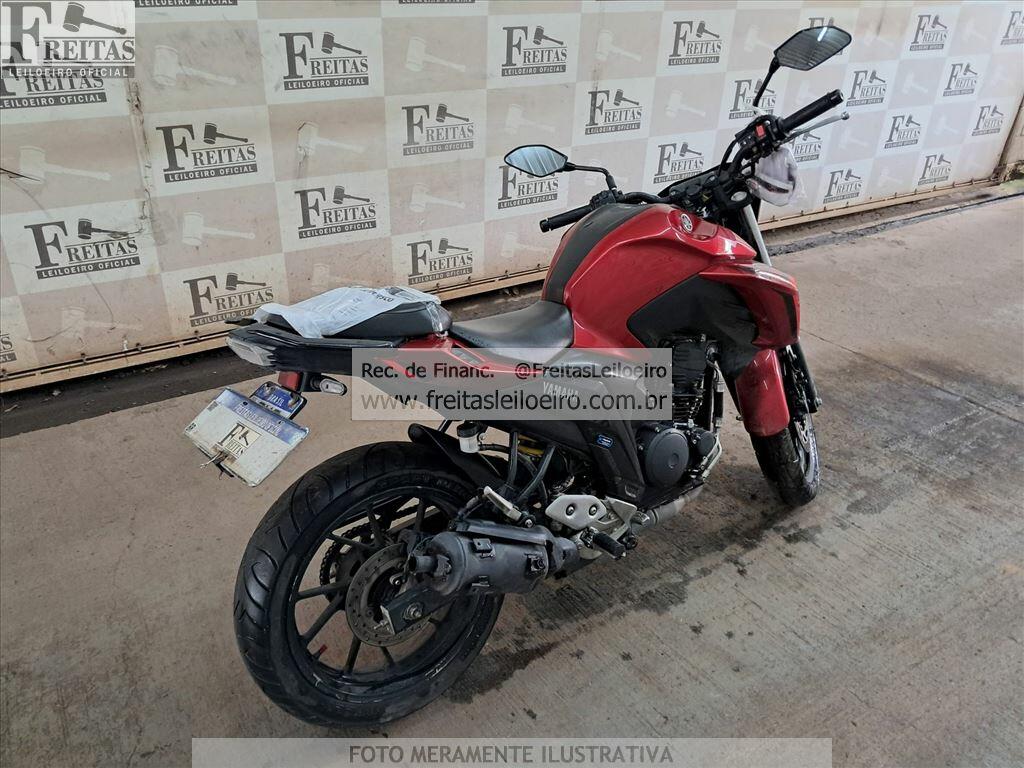 Foto 4: YAMAHA/FZ25 FAZER, 24/25, PLACA: T__-___0, GASOLINA, VERMELHA