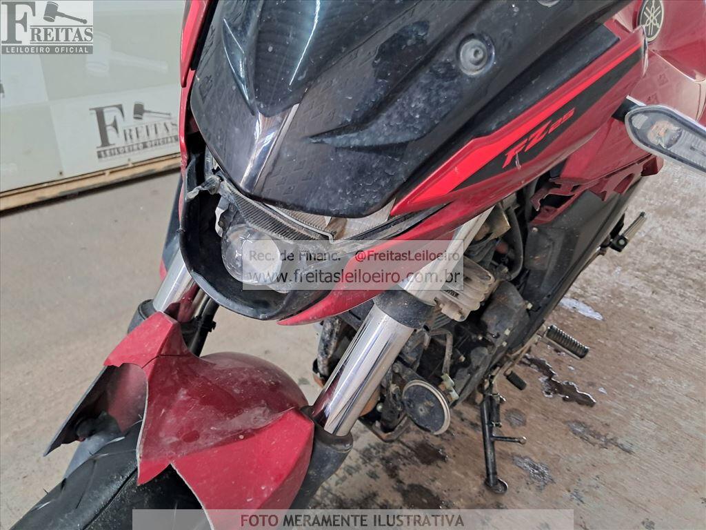 Foto 7 de 14: YAMAHA/FZ25 FAZER, 24/25, PLACA: T__-___0, GASOLINA, VERMELHA