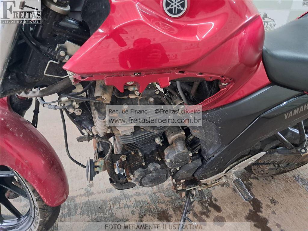 Foto 8 de 14: YAMAHA/FZ25 FAZER, 24/25, PLACA: T__-___0, GASOLINA, VERMELHA