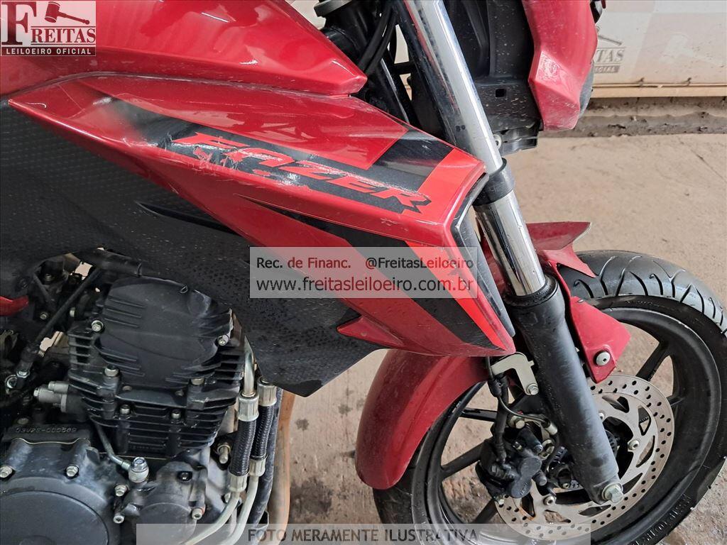 Foto 12 de 14: YAMAHA/FZ25 FAZER, 24/25, PLACA: T__-___0, GASOLINA, VERMELHA