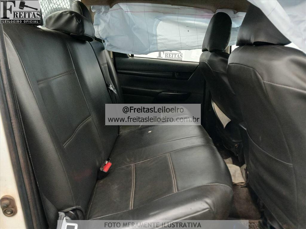 Foto 7 de 20: I/TOYOTA HILUX CDLOWM4FD, 19/20, PLACA: Q__-___1, DIESEL, BRANCA