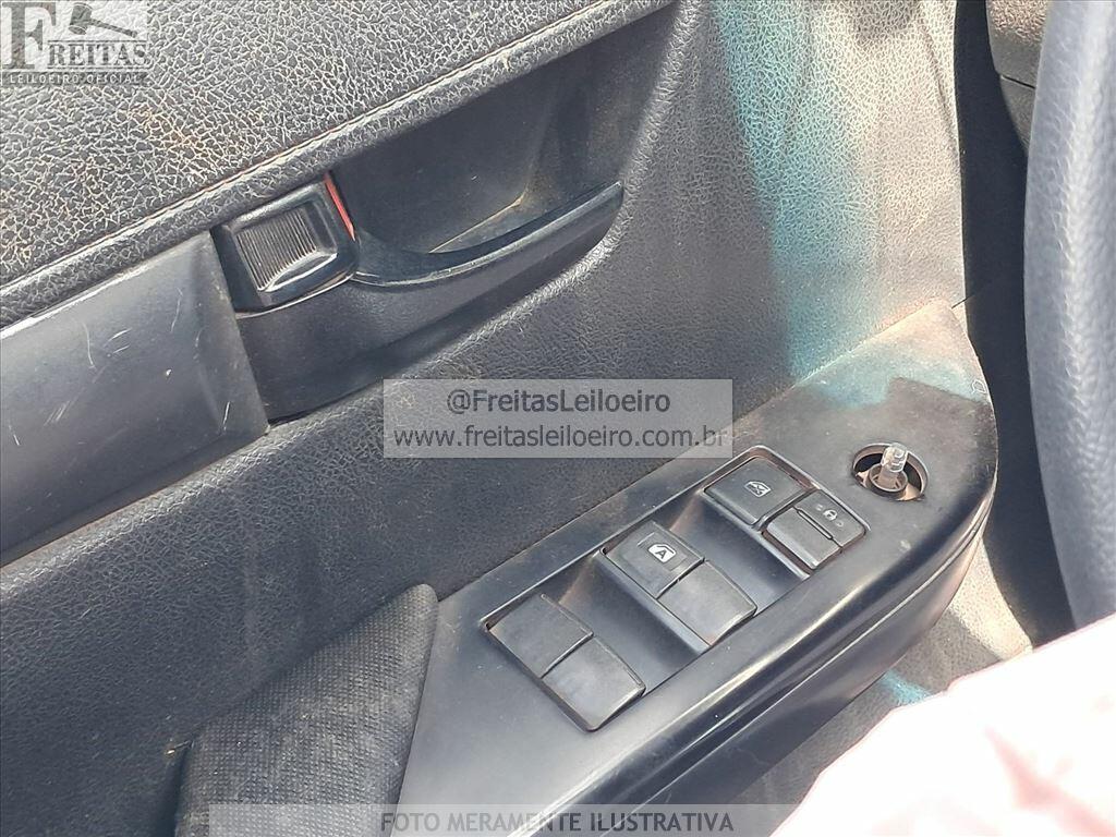 Foto 11 de 20: I/TOYOTA HILUX CDLOWM4FD, 19/20, PLACA: Q__-___1, DIESEL, BRANCA