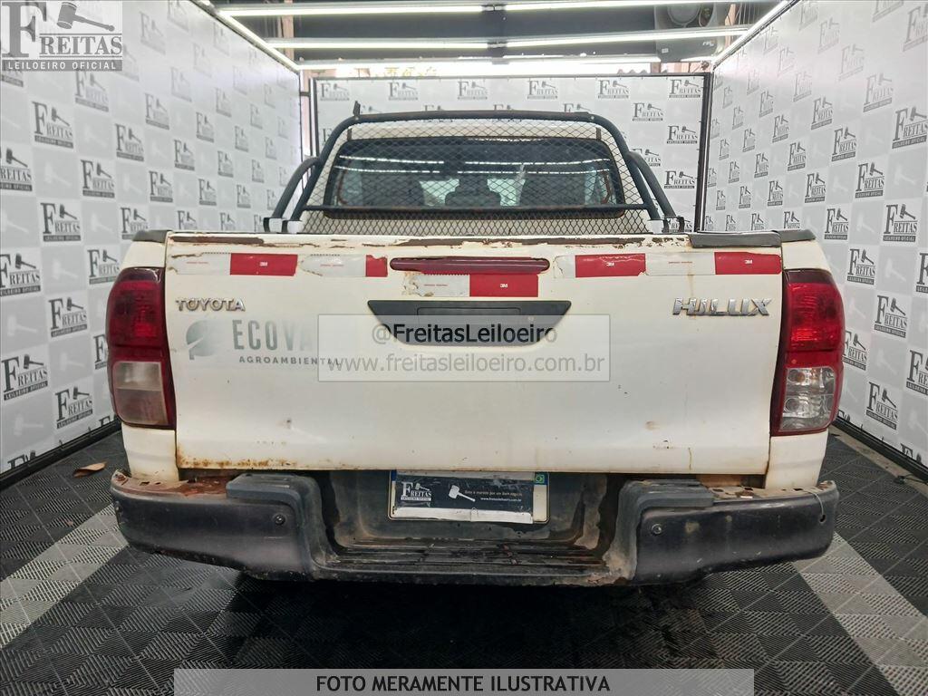 Foto 13 de 20: I/TOYOTA HILUX CDLOWM4FD, 19/20, PLACA: Q__-___1, DIESEL, BRANCA
