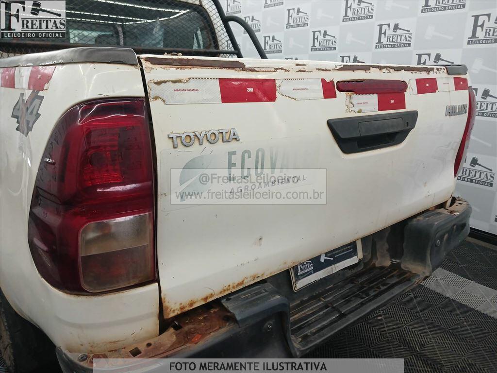 Foto 14 de 20: I/TOYOTA HILUX CDLOWM4FD, 19/20, PLACA: Q__-___1, DIESEL, BRANCA
