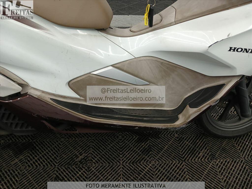 Foto 7 de 13: HONDA/PCX 150 DLX ABS, 20/20, PLACA: F__-___9, GASOLINA, BRANCA