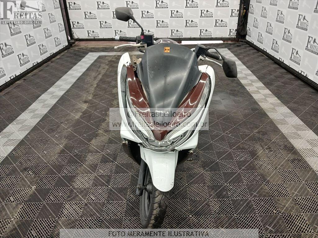 Foto 9 de 13: HONDA/PCX 150 DLX ABS, 20/20, PLACA: F__-___9, GASOLINA, BRANCA