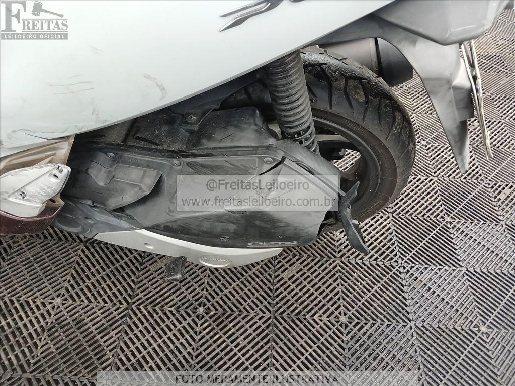 Foto 12 de 13: HONDA/PCX 150 DLX ABS, 20/20, PLACA: F__-___9, GASOLINA, BRANCA