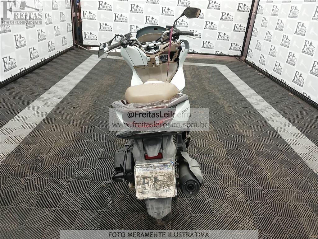 Foto 13 de 13: HONDA/PCX 150 DLX ABS, 20/20, PLACA: F__-___9, GASOLINA, BRANCA