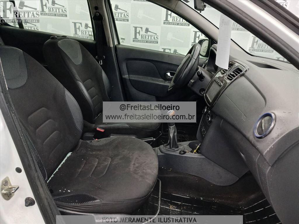 Foto 6 de 17: RENAULT/SANDERO 16GTLSCE, 18/19, PLACA: D__-___0, GASOL/ALC, BRANCA