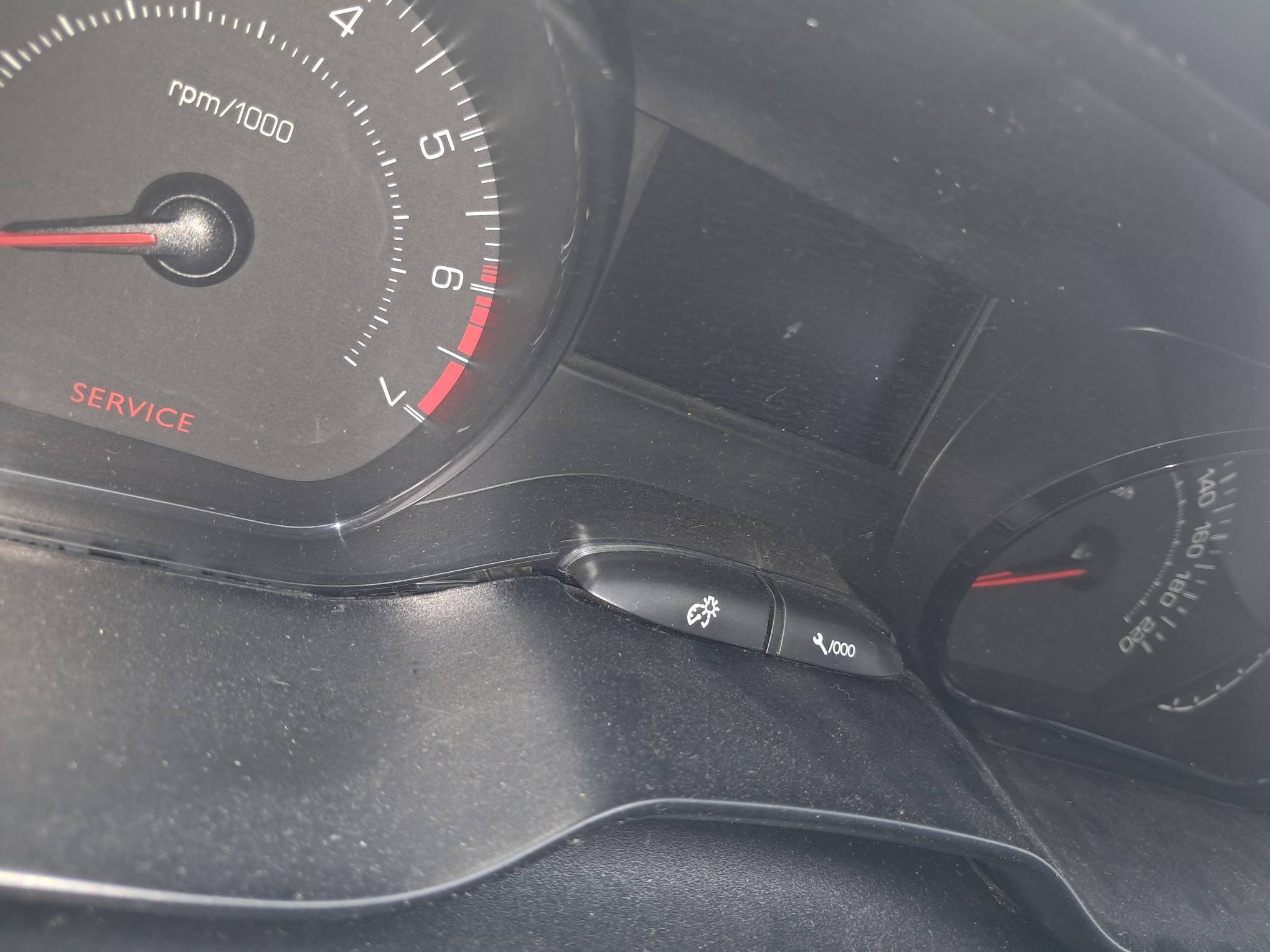 Foto 16 de 16: PEUGEOT/208 ACTIVE MT, 19/20, PLACA: Q__-___5, GASOL/ALC, CINZA