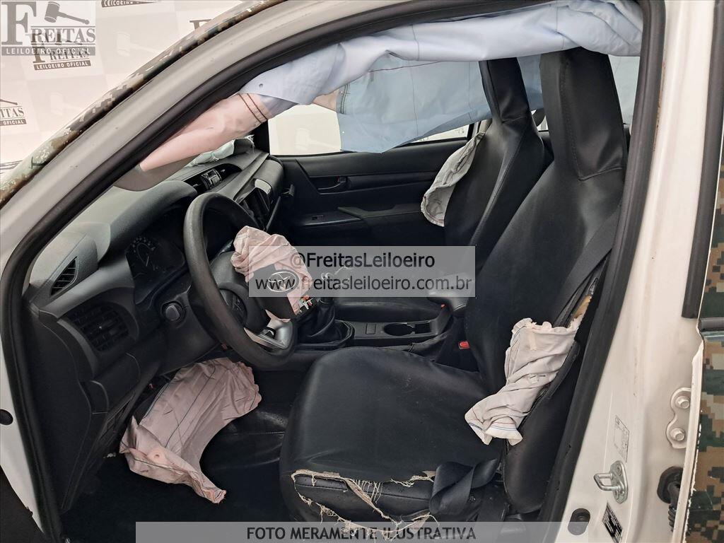 Foto 6 de 27: I/TOYOTA HILUX CDLOWM4FD, 23/23, PLACA: R__-___3, DIESEL, BRANCA