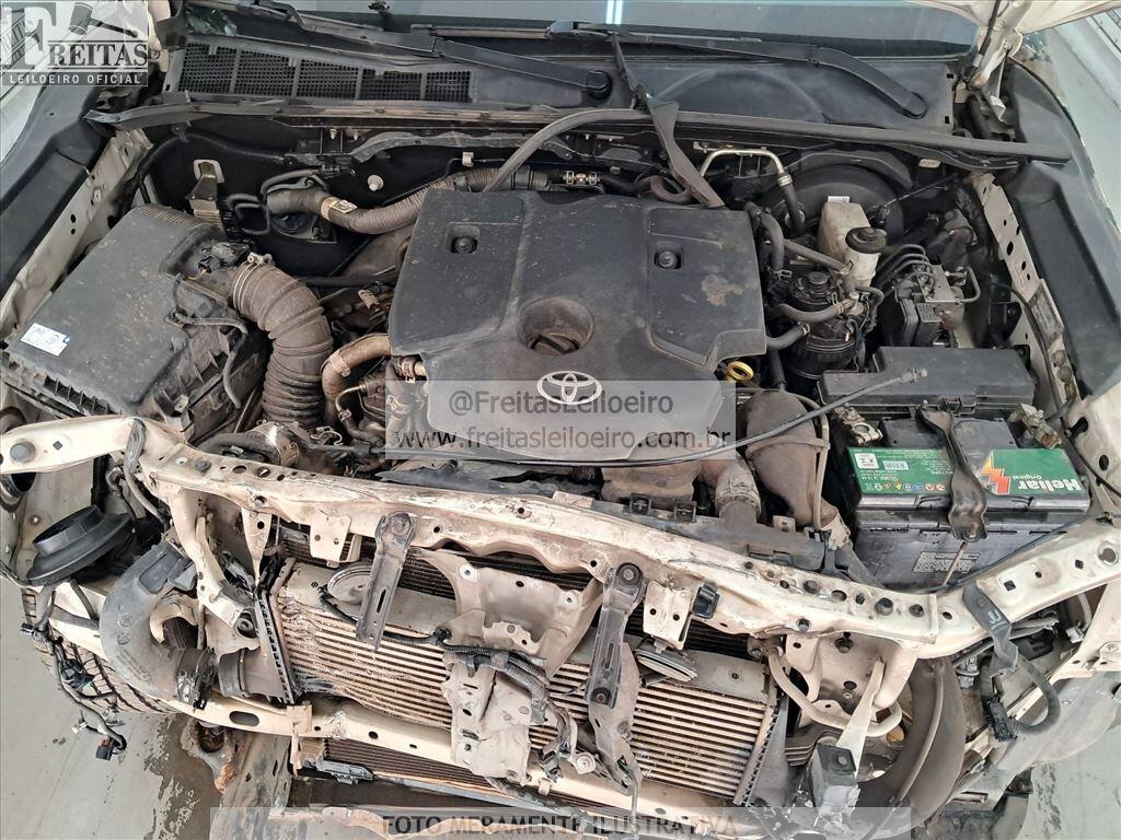 Foto 11 de 27: I/TOYOTA HILUX CDLOWM4FD, 23/23, PLACA: R__-___3, DIESEL, BRANCA