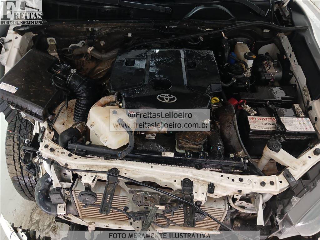 Foto 9 de 19: I/TOYOTA HILUX CDSR A4FD, 25/25, PLACA: T__-___8, DIESEL, BRANCA