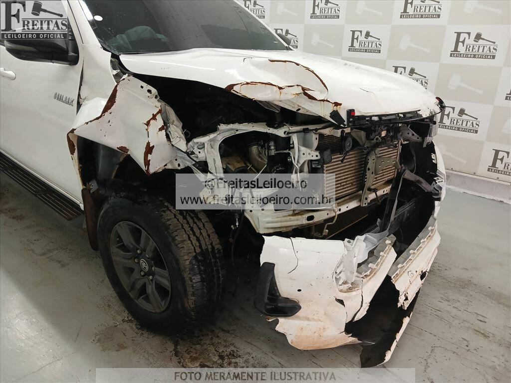 Foto 18 de 19: I/TOYOTA HILUX CDSR A4FD, 25/25, PLACA: T__-___8, DIESEL, BRANCA
