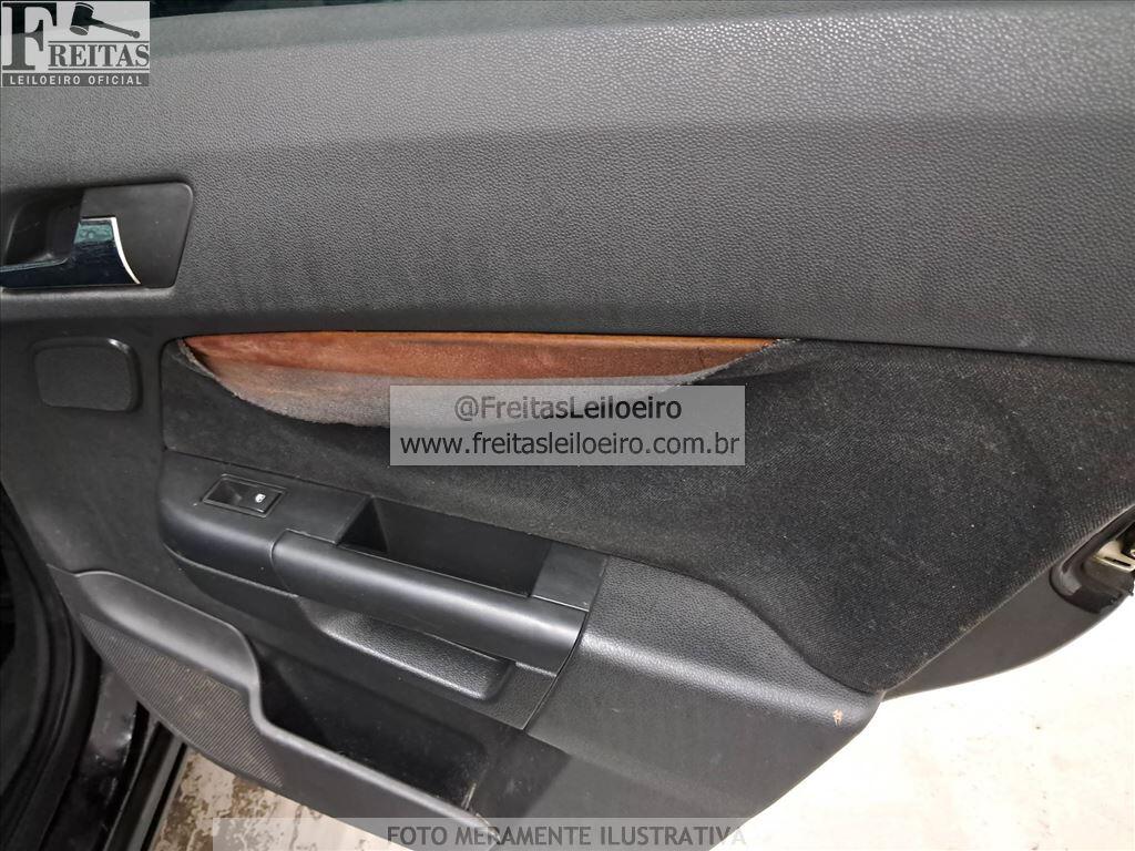 Foto 8 de 28: GM/VECTRA HATCH 4P GT, 08/09, PLACA: E__-___4, GASOL/ALC, PRETA