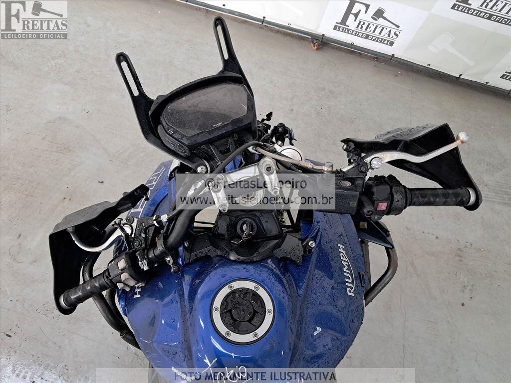 Foto 8 de 16: TRIUMPH/TIGER 800 XRXLRH, 19/20, PLACA: B__-___4, GASOLINA, AZUL