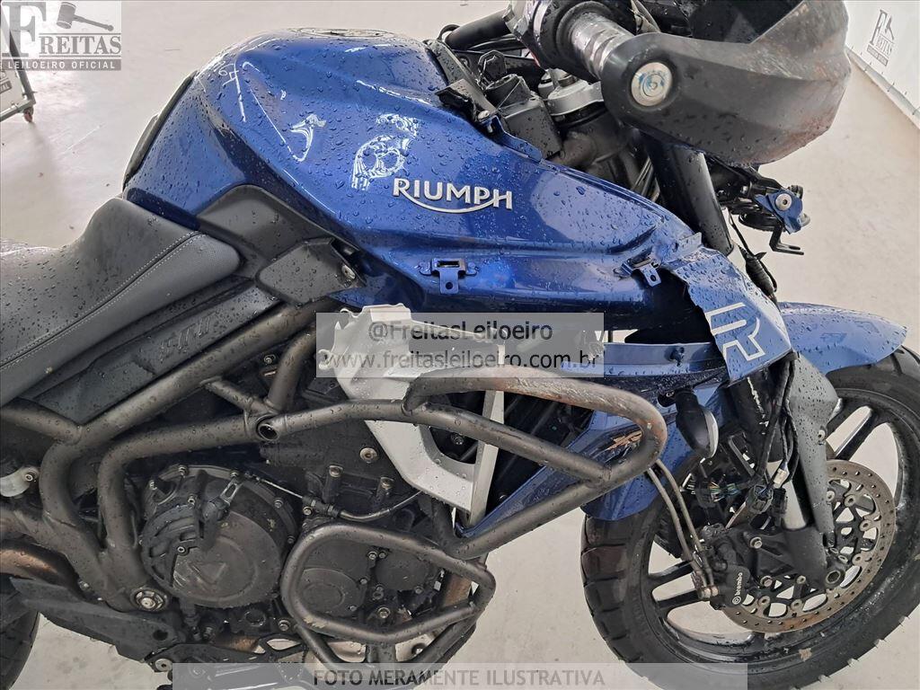 Foto 15 de 16: TRIUMPH/TIGER 800 XRXLRH, 19/20, PLACA: B__-___4, GASOLINA, AZUL